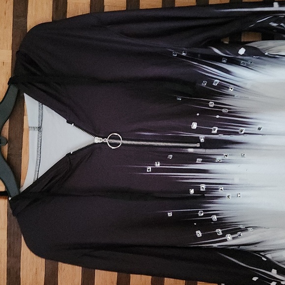 NWOT! Diamond hoodie stretch - Picture 4 of 7